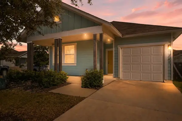 241 E Broade St, Leander, TX 78641