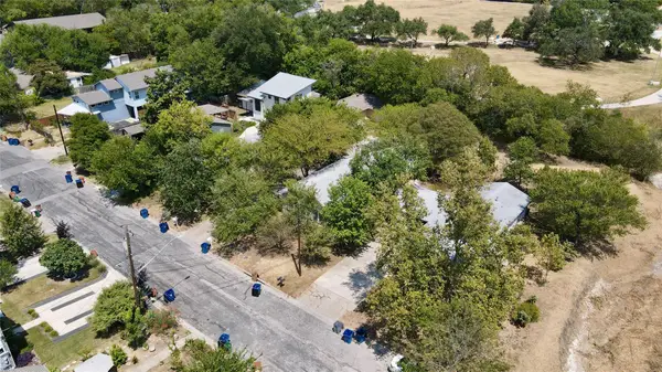 400 Swanee Dr, Austin, TX 78752