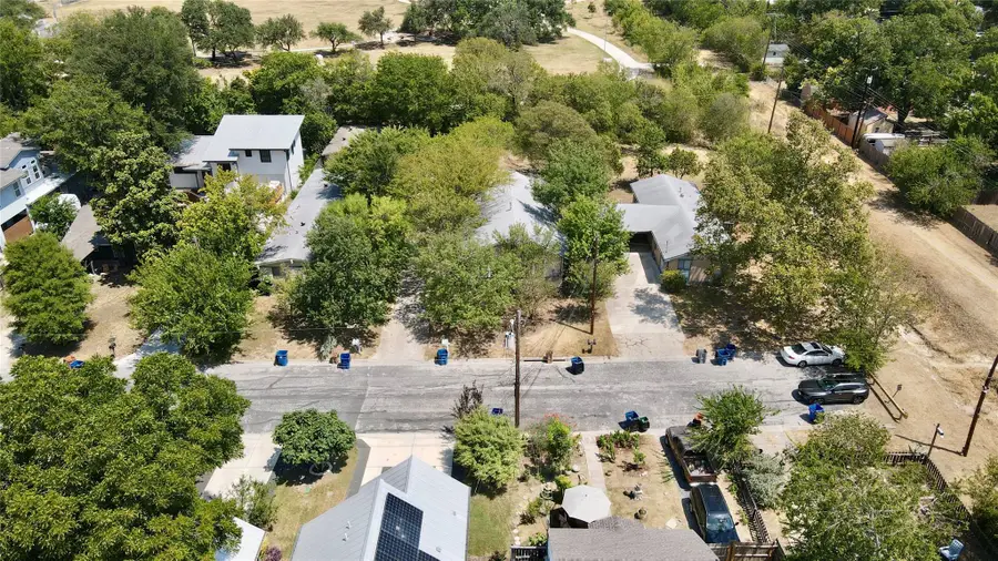 400 Swanee Dr, Austin, TX 78752 - #2