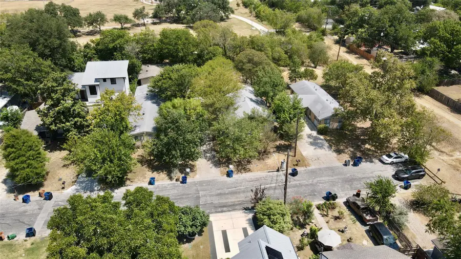 400 Swanee Dr, Austin, TX 78752 - #3