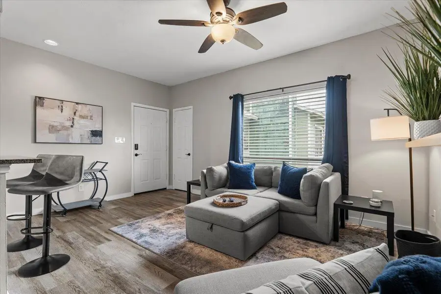 506 W San Antonio St #205, San Marcos, TX 78666 - #3