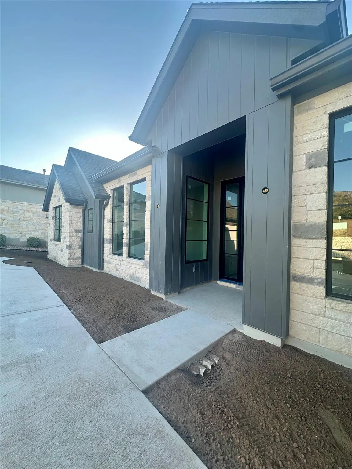 402 Sweet Grass Ln, Austin, TX 78738 - #1