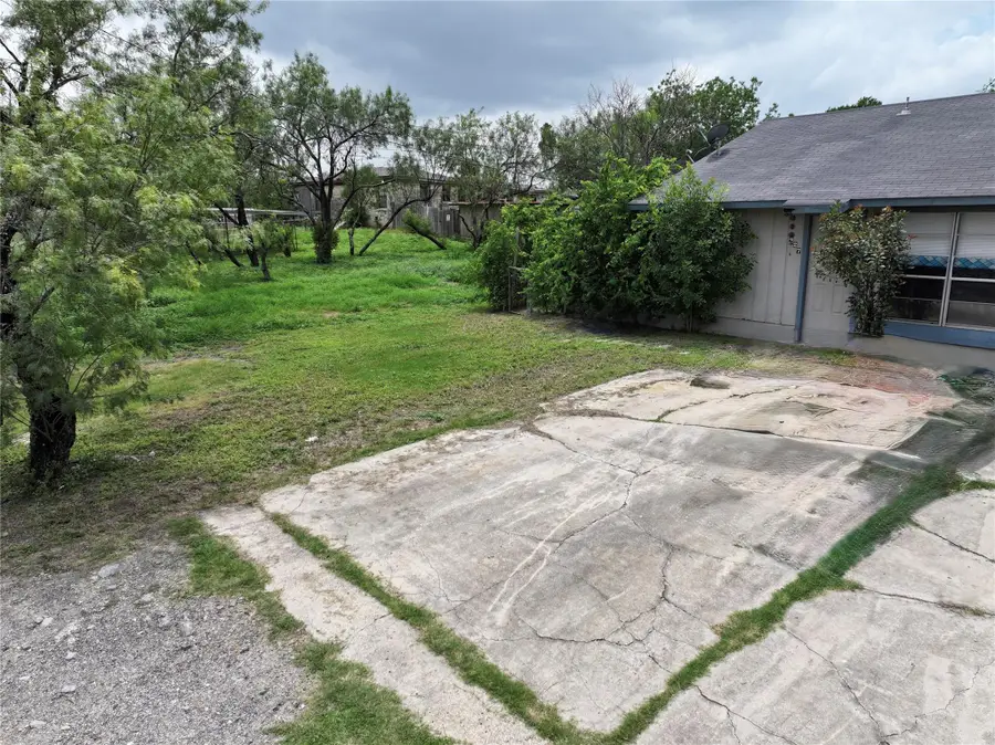 427-429 Zachry Dr, San Antonio, TX 78228 - #2