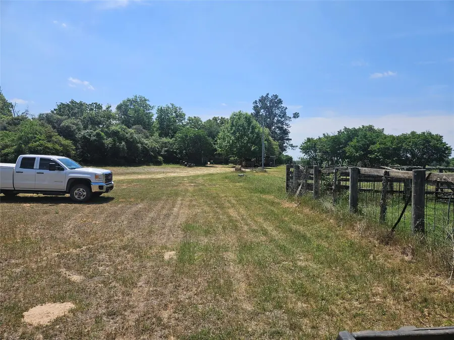 8912 Cr 322 Rds, Milano, TX 76556 - Image #2
