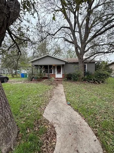 1026 Victoria St, Taylor, TX 76574 - Image #1