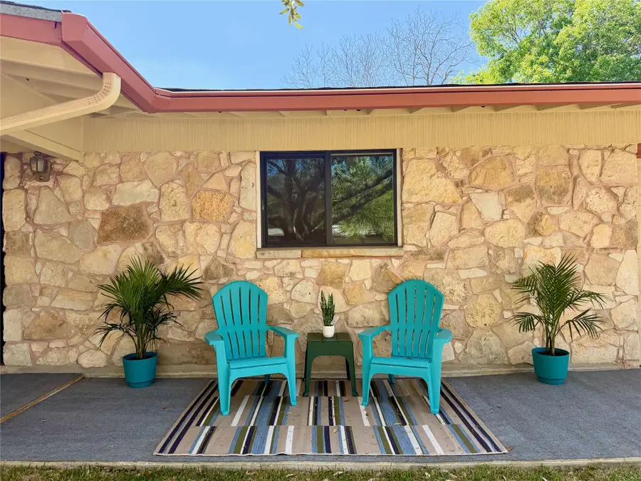 141 Oaklane Dr, Universal City, TX 78148 - #3