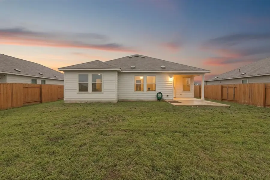 108 Pumpkin Dr, Hutto, TX 78634 - Image #2