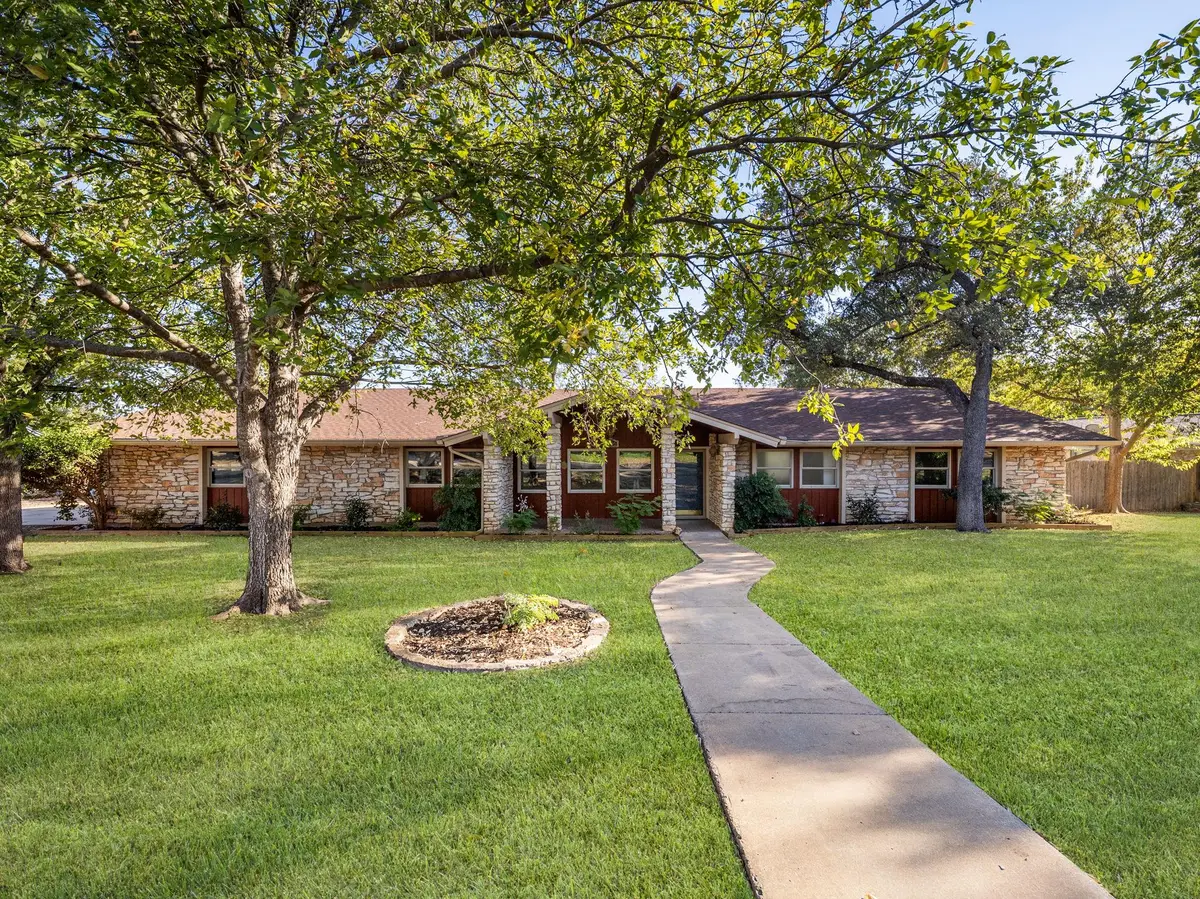 806 Country Club Rd, Georgetown, TX 78628 - #1