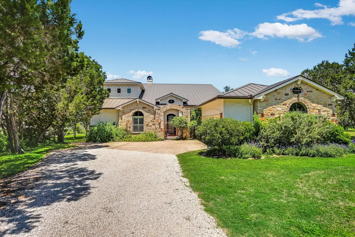 831 Southriver Rd, Wimberley, TX 78676 - #1