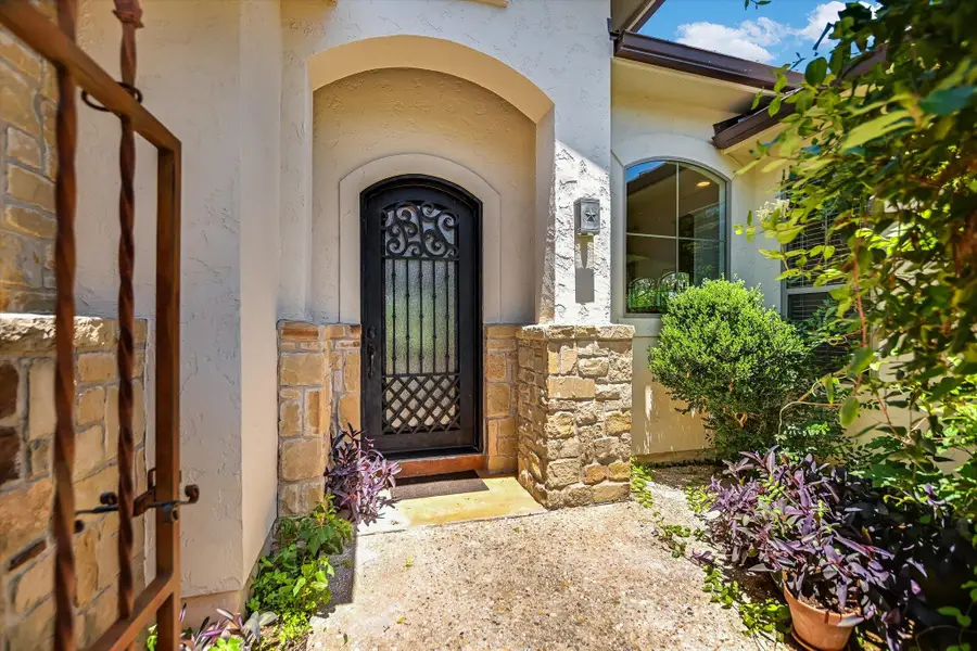 831 Southriver Rd, Wimberley, TX 78676 - #2
