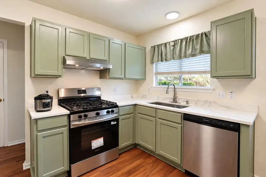 203 Pheasant Trl, Bastrop, TX 78602 - #2