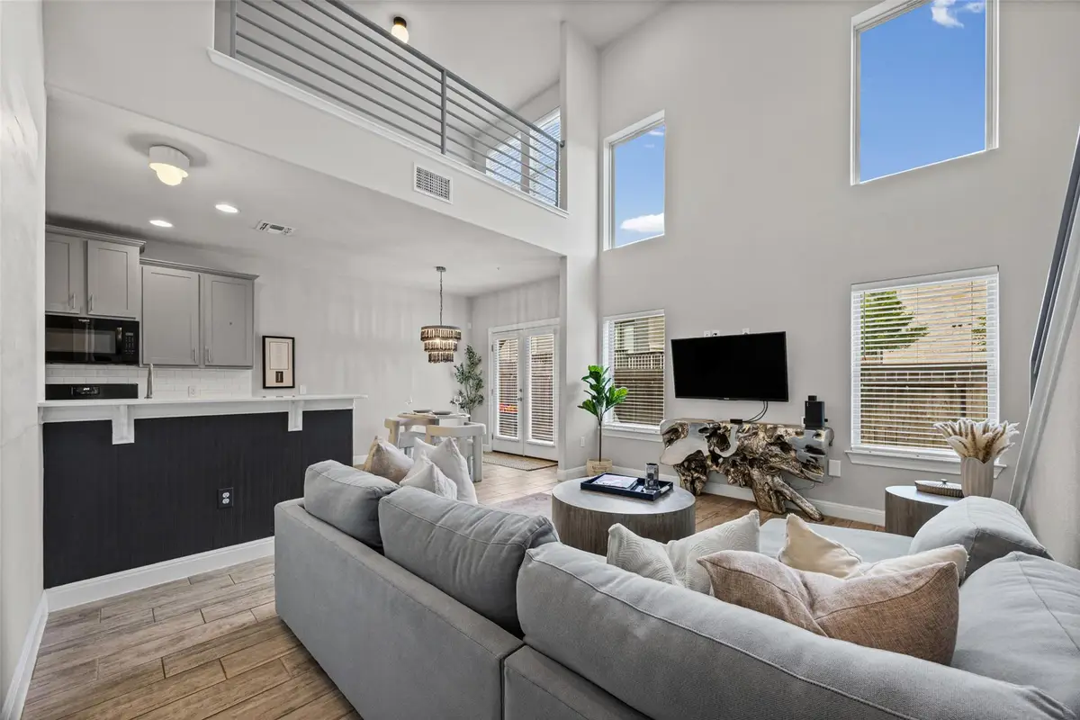 7200 Redding Dr, Austin, TX 78745 - #1