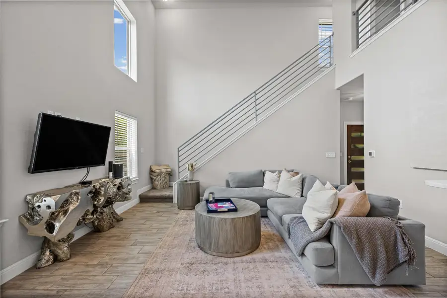 7200 Redding Dr, Austin, TX 78745 - #3