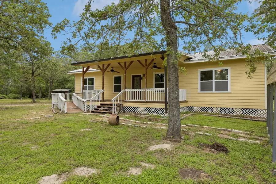 1811 W Old Lockhart Rd, West Point, TX 78963 - #2