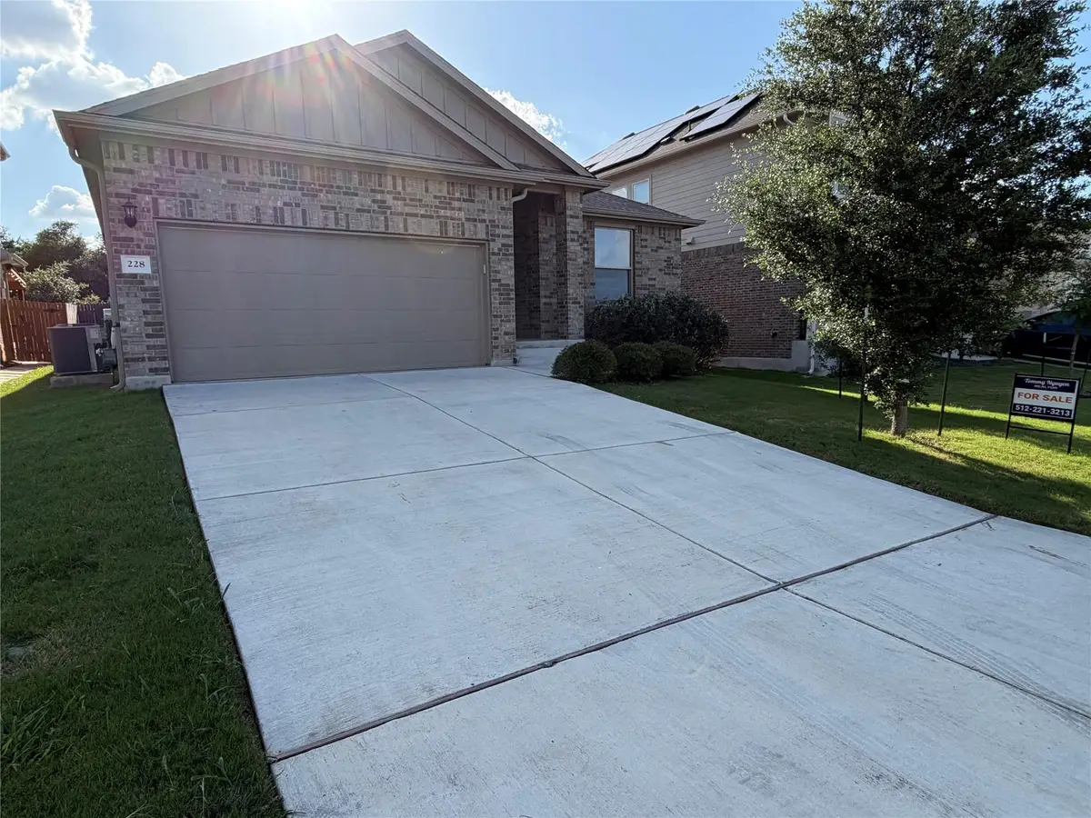 228 Castlefields St, Hutto, TX 78634 - #1
