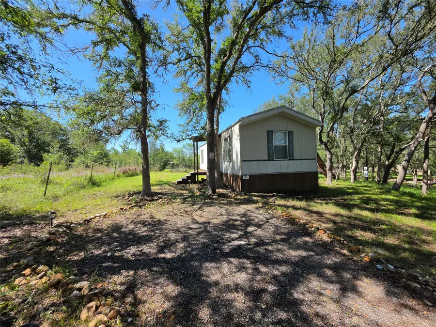 113 Valley Ln, Smithville, TX 78957 - #3