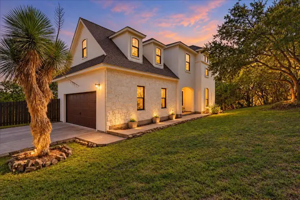 22308 Moulin Dr, Spicewood, TX 78669