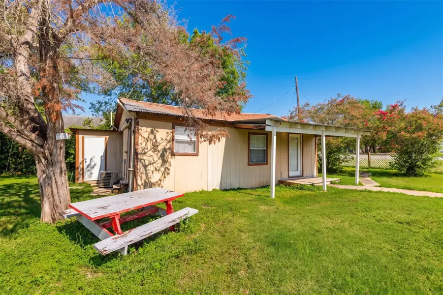 310 E Parsons St, Manor, TX 78653 - #2