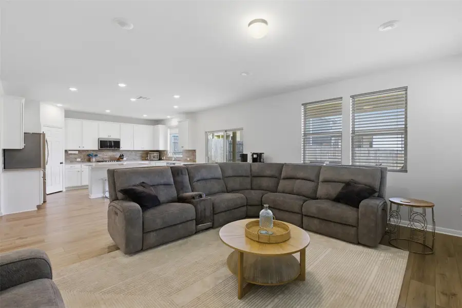 307 Marjorie Dr, Hutto, TX 78634 - #2