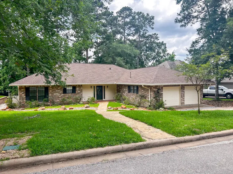 813 River Oaks Dr, Huntsville, TX 77340 - #2