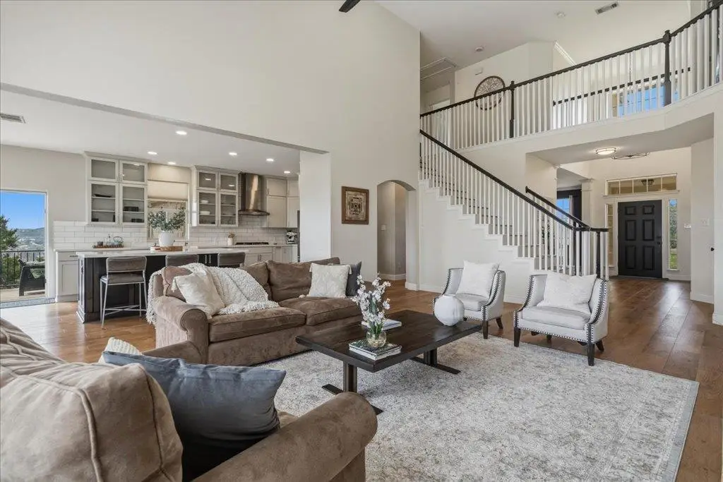 19215 White Horse Cv, Spicewood, TX 78669 - #1