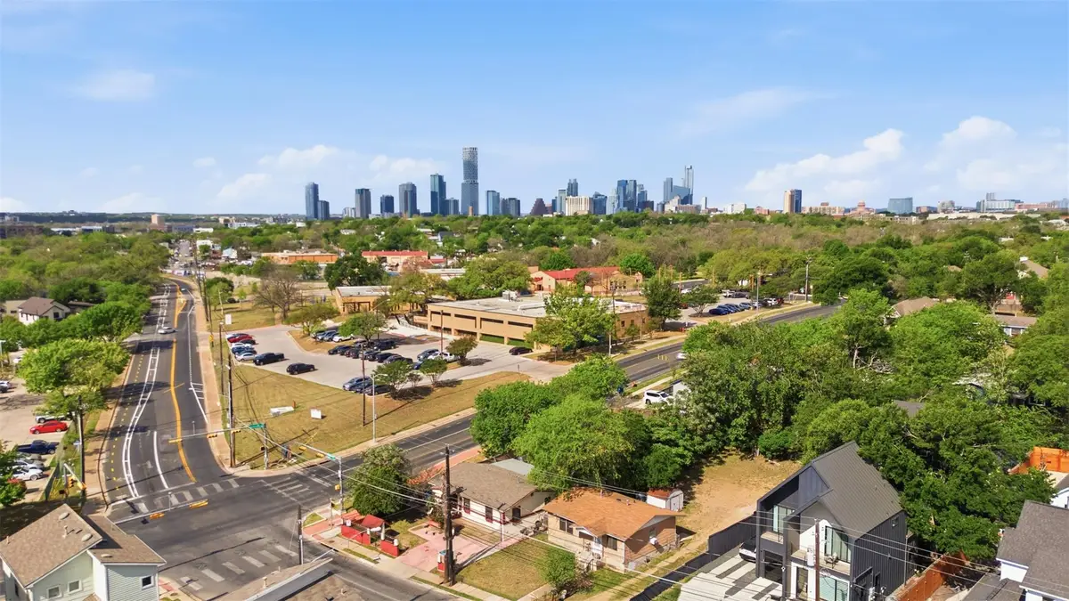 2900 Webberville Rd, Austin, TX 78702 - #1