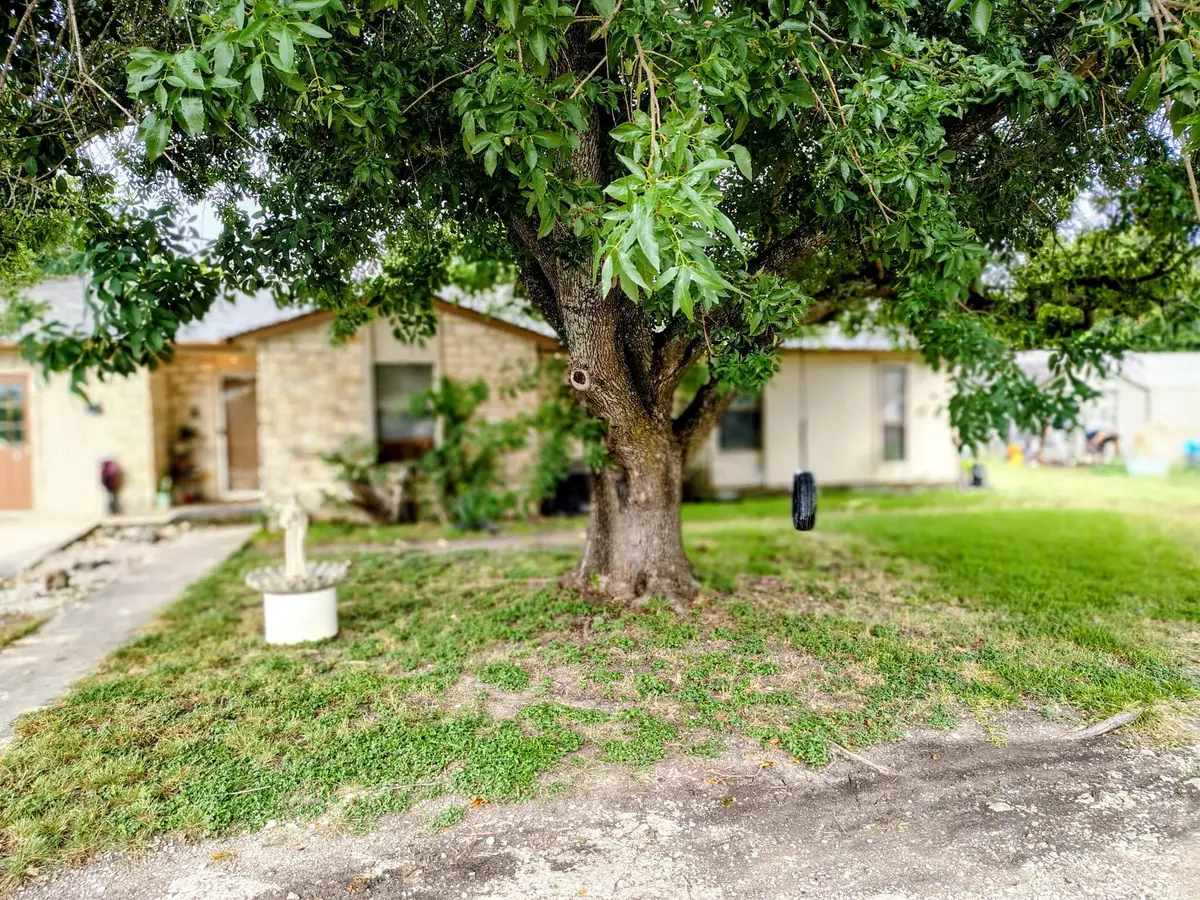 113 Beck St, Florence, TX 76527 - #1