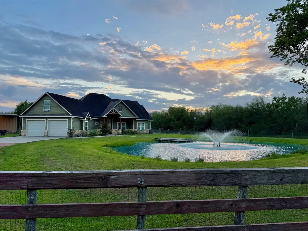 2015 Skrivanek Rd, Sealy, TX 77474 - #1