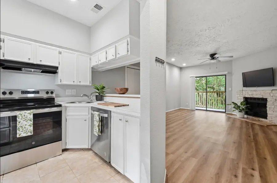 1013 Chestnut St #B1, San Marcos, TX 78666 - #3