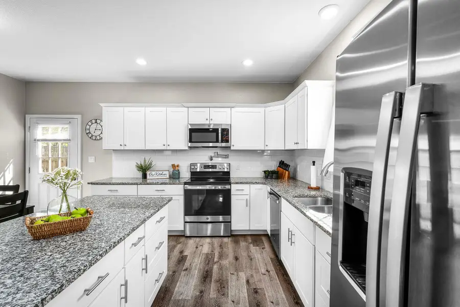 224 Spruce Ave, Luling, TX 78648 - #3