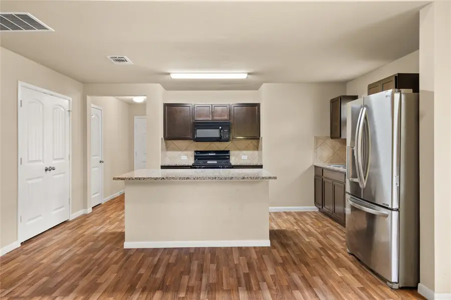 1102 Mitchell Dr, Hutto, TX 78634 - #3