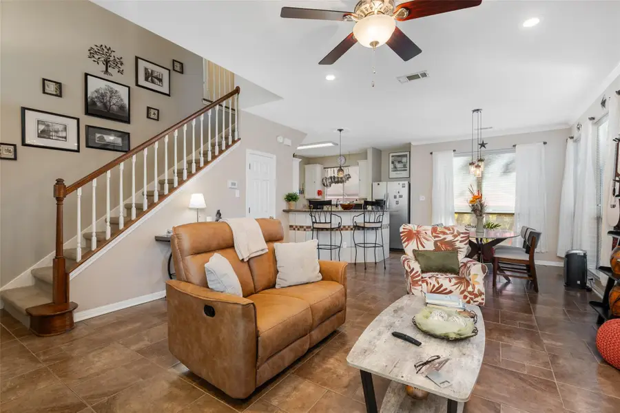 102 Elm Hill Ct, San Marcos, TX 78666 - Image #2