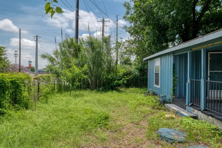 6409 Del Monte Rd, Austin, TX 78741 - #3