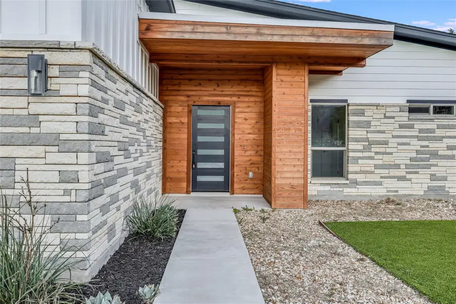 8631 Big Horn Cir, Lago Vista, TX 78645 - Image #2