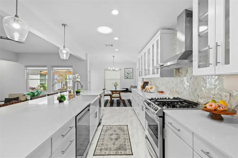 9205 Walsall Cv, Austin, TX 78749 - #2