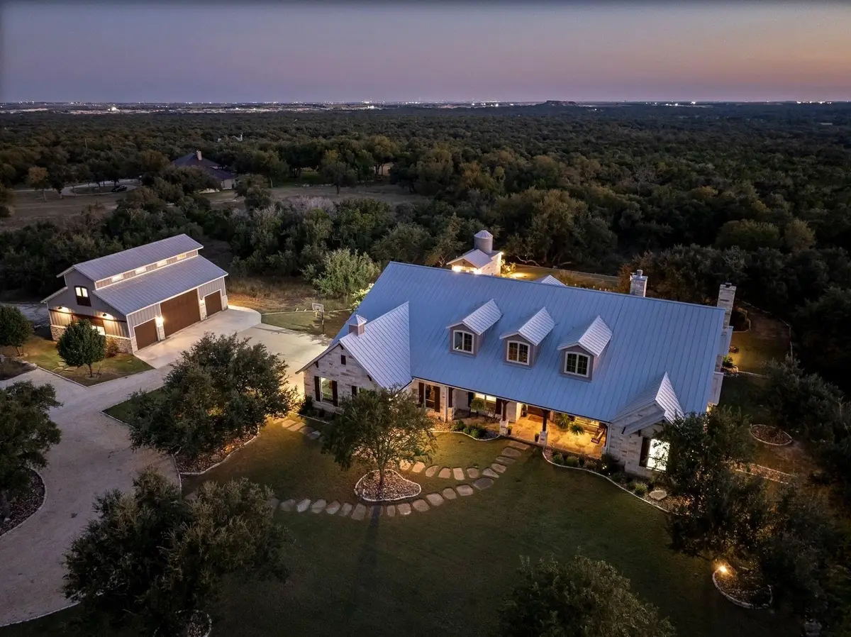 221 Palomino Cv, Jarrell, TX 76537 - #1