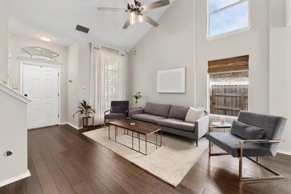 9325 Linkmeadow Dr, Austin, TX 78748