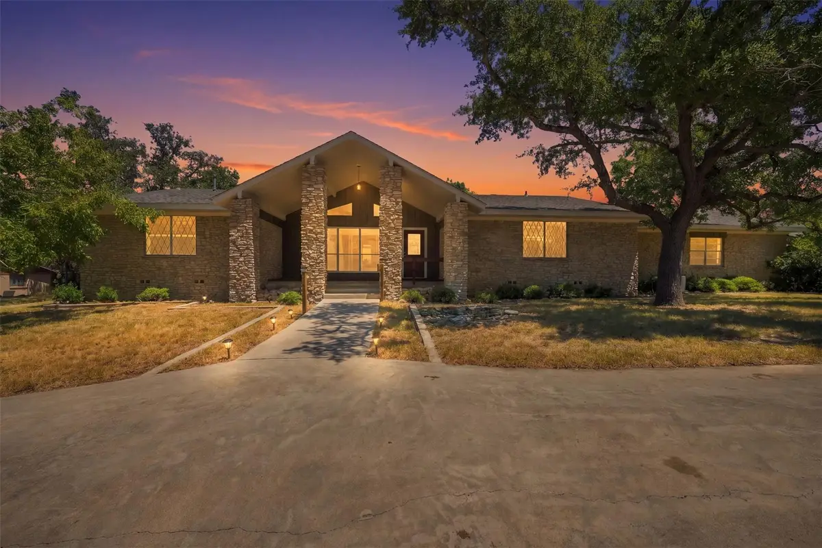 1103 S Willis St, Lampasas, TX 76550 - #1