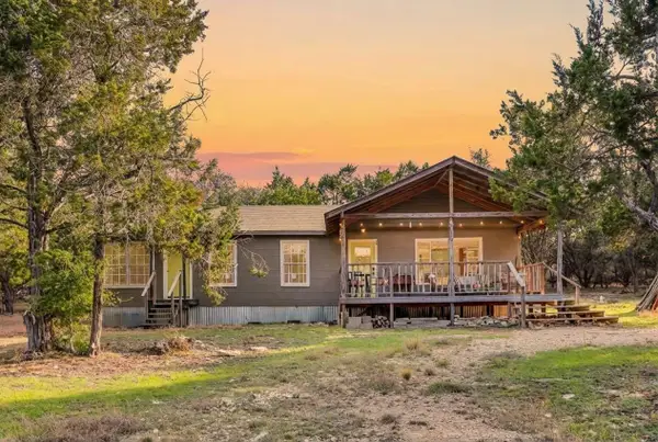 802 Lonesome Trl, Driftwood, TX 78619