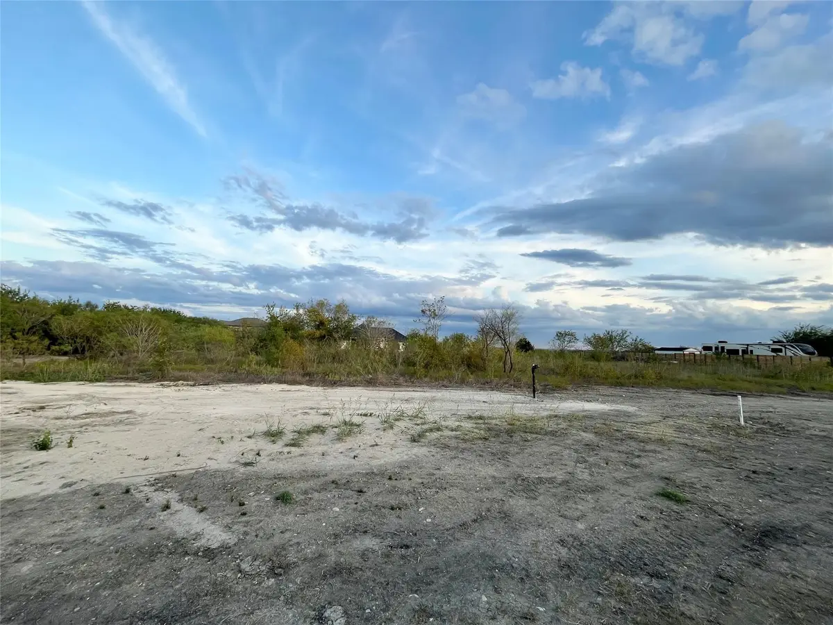 390 Engelke Rd, Niederwald, TX 78640 - Image #1