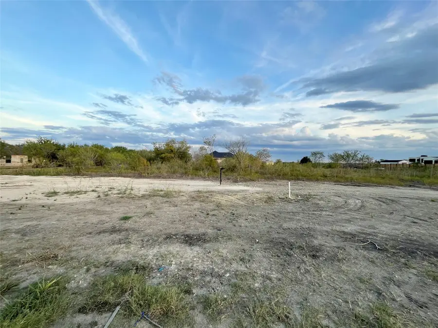 390 Engelke Rd, Niederwald, TX 78640 - Image #3