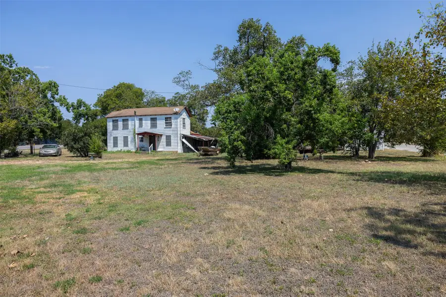 650 S Main St, Giddings, TX 78942 - #3