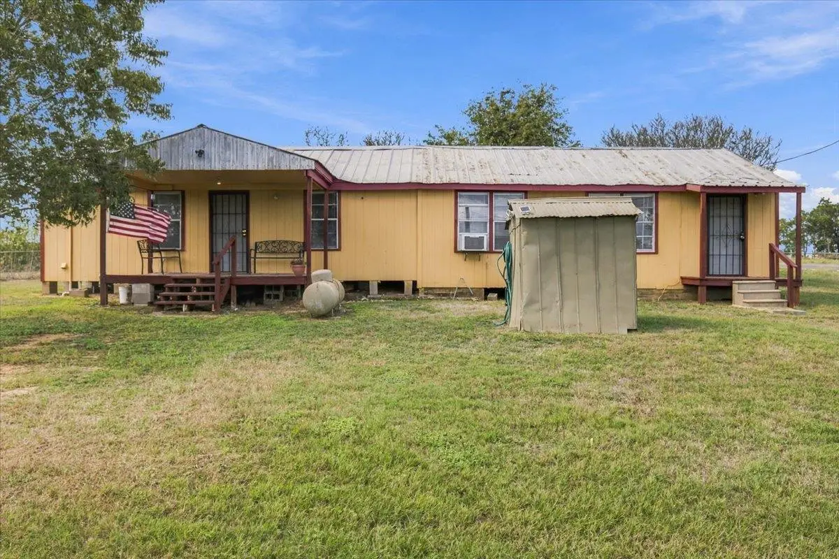 7033 Fm County Road 957, Schulenburg, TX 78956 - #1