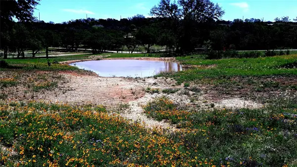 885 Stanton Rd, Johnson City, TX 78636