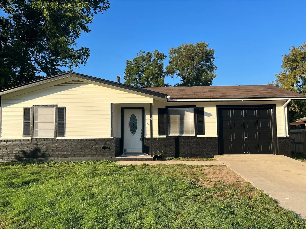 4 Hollywood Dr, Lampasas, TX 76550 - #1