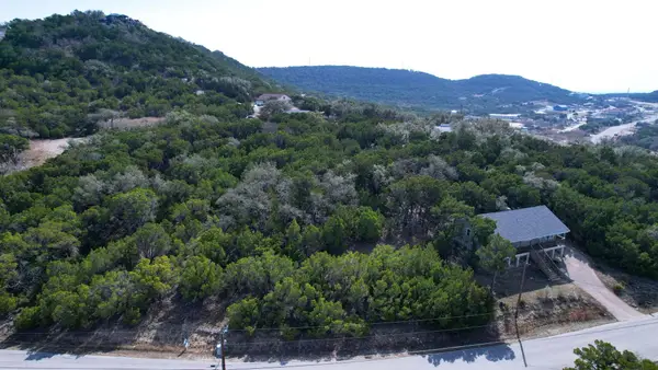 8111 Bronco Ln, Lago Vista, TX 78645