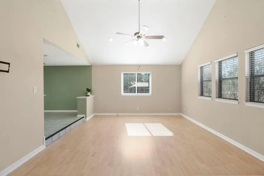 500 Grand Prairie Cir, Dripping Springs, TX 78620 - Image #3