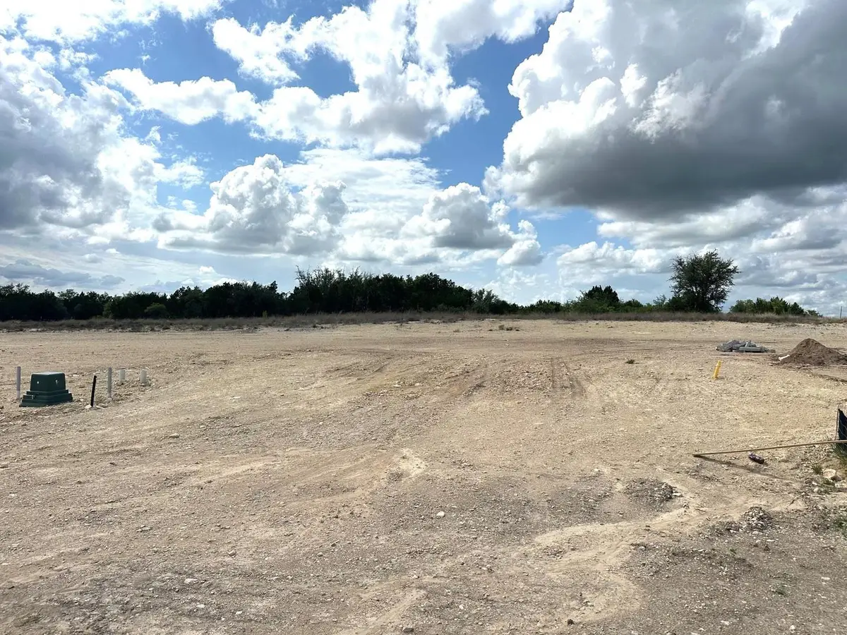 8020 Rosso Blanket Dr, Lago Vista, TX 78645 - #1