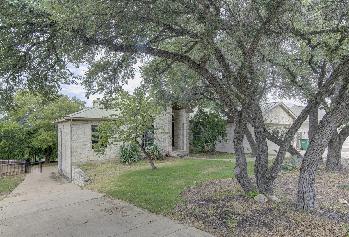 5006 Thunderbird St, Lago Vista, TX 78645 - #1