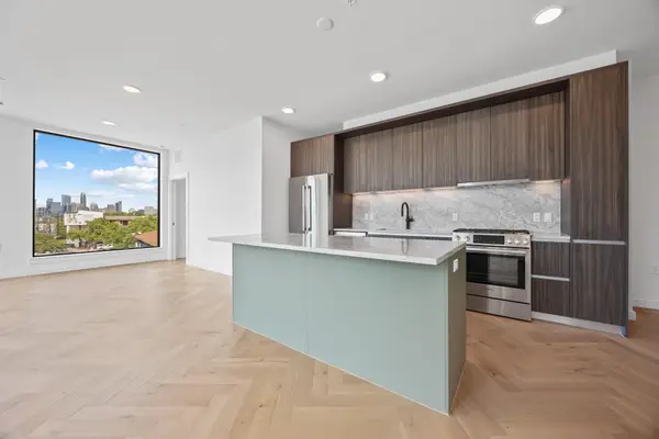 2209 S 1st St #310, Austin, TX 78704